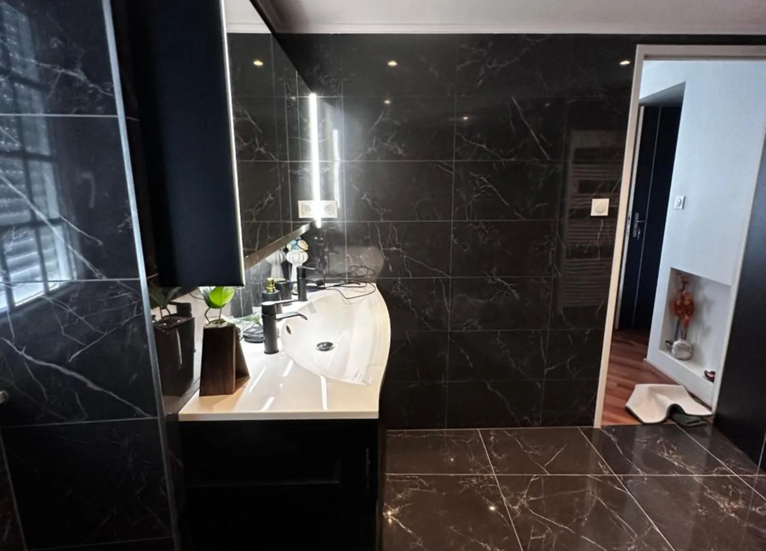 Chambre Privee Avec Salle De Bain Domagné Rum i privatbostad